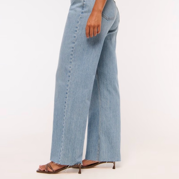 NWT Abercrombie High Rise Loose Jeans - Picture 6 of 6